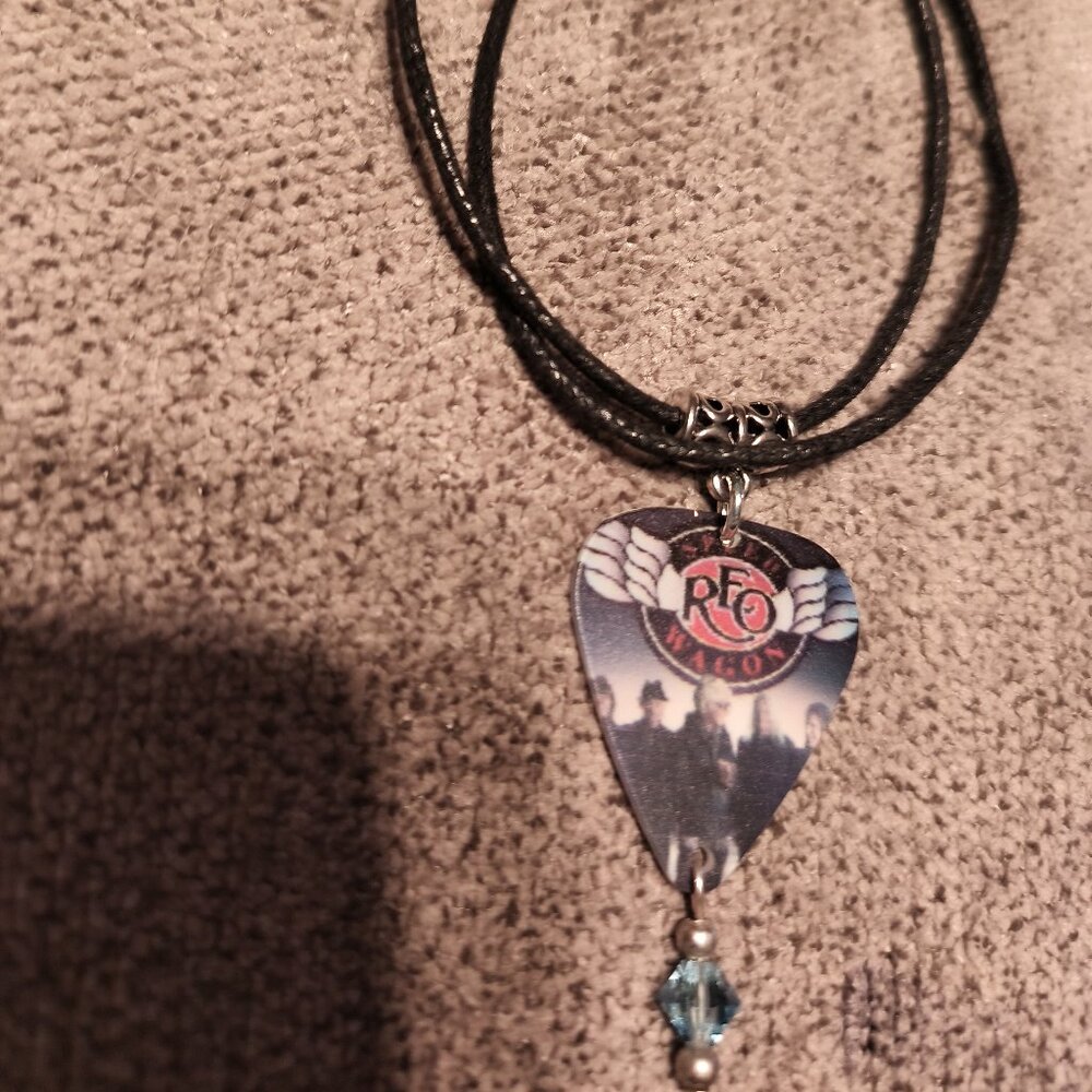 REO SPEEDWAGON GROUP GUITAR PICK NECKLACE - EARRINGS SET